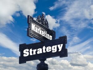 マーケティング戦略に役立つフレームワーク８選！立て方やマーケティングプランとの違いまでわかりやすく解説